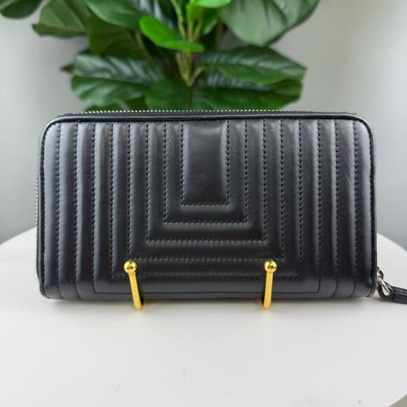 B120 💎✨Authentic Fendi DotCom LOng Zip Black Leather Wallet - Picture 2 of 6